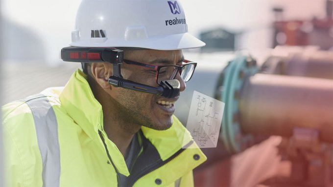 REALWEAR NAVIGATOR Z1 REALWEAR NAVIGATOR Z1 in Nutzung