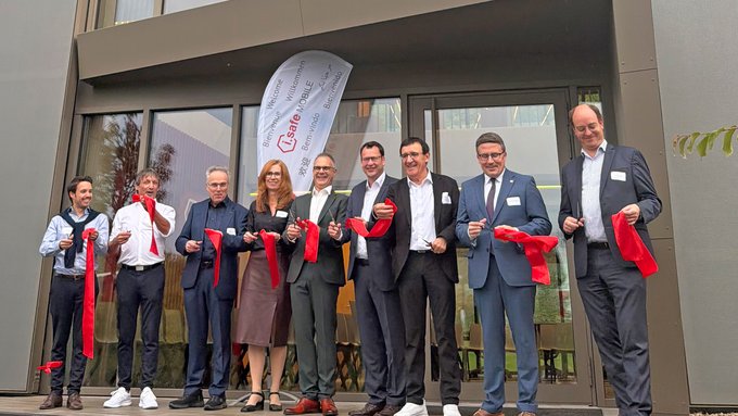Press photo: i.safe MOBILE building opening